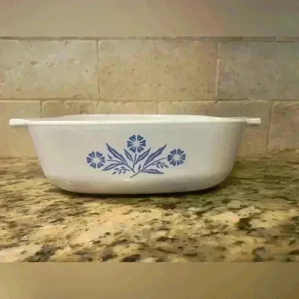 Vintage Corningware Blue Cornflower 1 Quart P-1-B